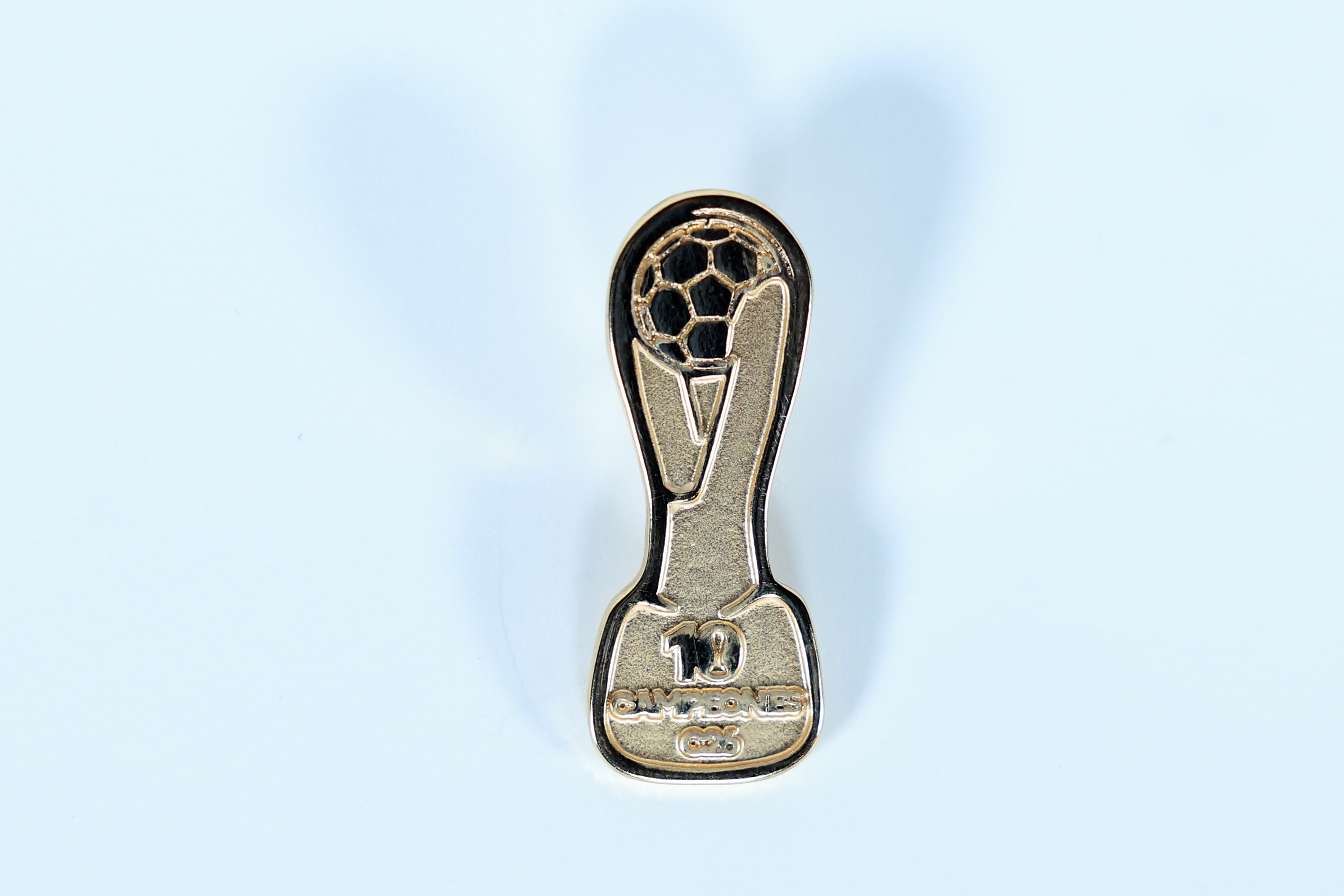 PIN TROFEO