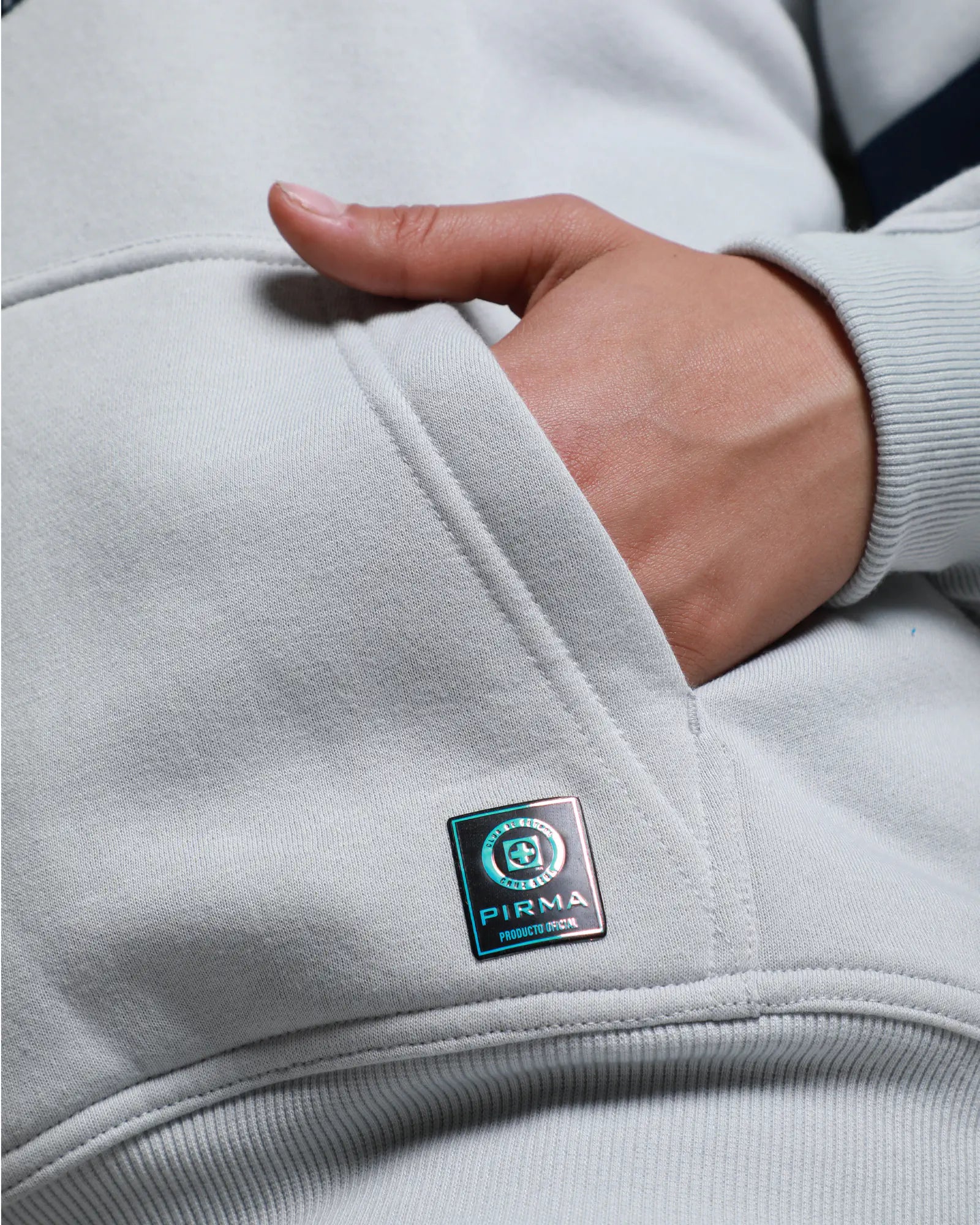 2DA SUDADERA HOODY FEM 1ER EQUIPO GRIS